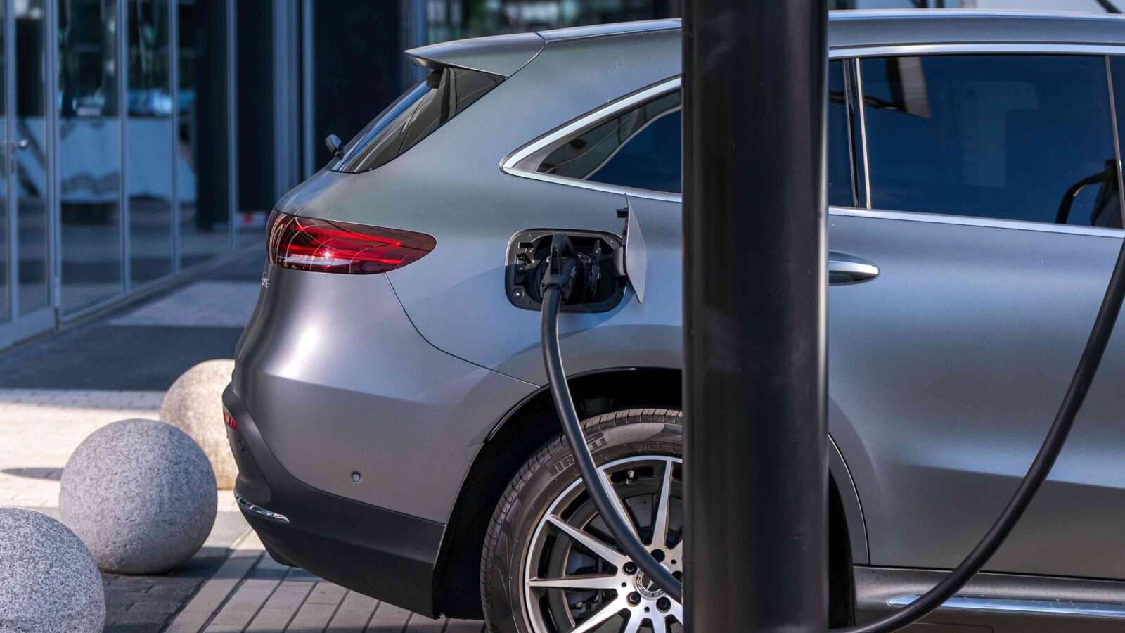 Darum sind gebrauchte E-Autos so teuer