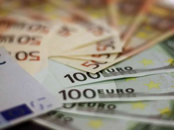 ZF Hunderte Millionen Zinsen blockieren E-Auto-Entwicklung