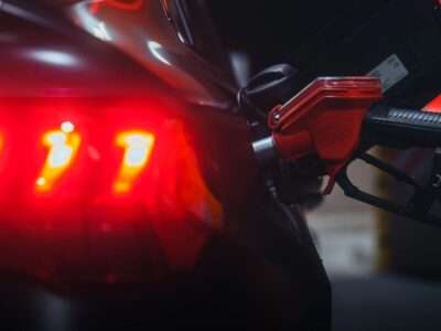 Super E10 auf Rekordhoch - Diesel steigt um mehr als zehn Cent
