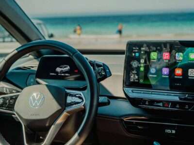 E-Auto-Fahrer zufriedener doch Software bleibt ein Problem
